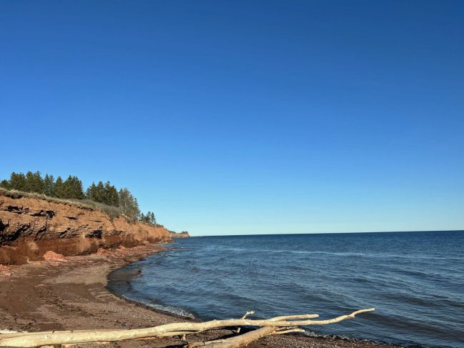 Plage à Ubé / McLellan&rsquo;s Beach
