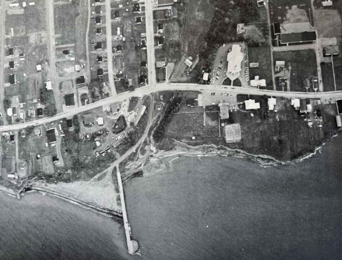 Vue aérienne du centre du village.