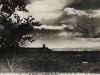 Musée McCord. M2011.64.2.3.107. Harry Sutcliffe, vue du cimetière avec l’oratoire Saint-Joseph au loin, depuis le chemin des Calèches sur le mont Royal, vers 1938.